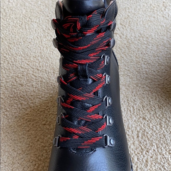 NWT Gentle Souls Black Ankle Boots in Sz 7.5M. - Picture 3 of 6